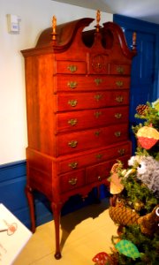 High chest, Concord, 1760-1780, cherry, birch, eastern white pine - Concord Museum - Concord, MA - DSC05676