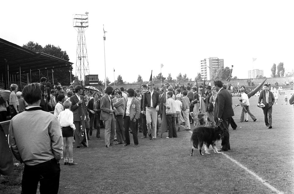 HFC Haarlem tegen ADO 2-0. Supporters op veld, Bestanddeelnr 922-7144