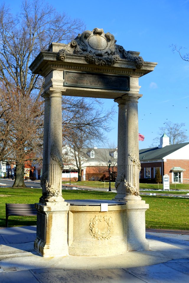 Hezekiah Bradley Loomis Fountain - Windsor, Connecticut - DSC04742