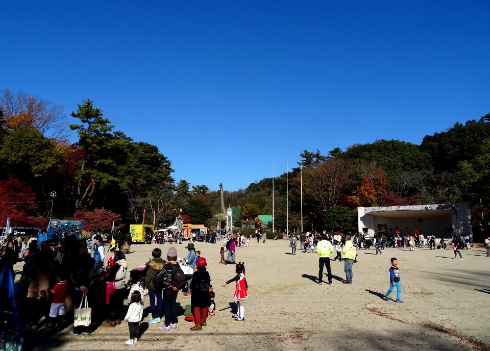 Higashi-Park-Open-Space-1