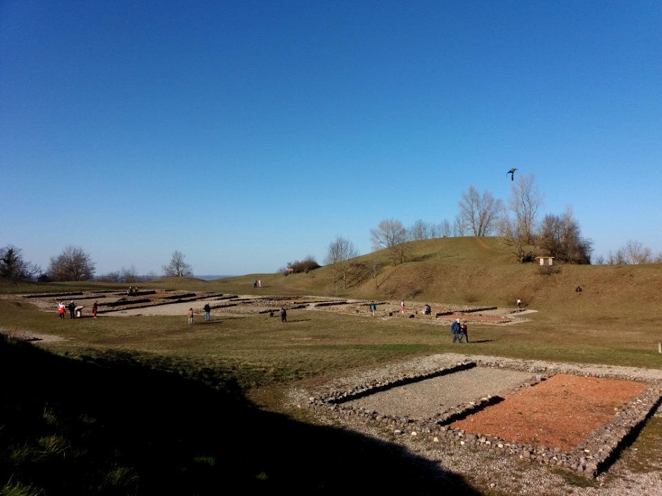 Hières-sur-Amby - Site de Larina - Vestiges 02