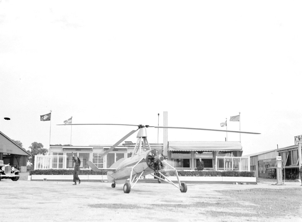 Het starten van de Cierva autogiro (Donna Dulcinea) van de Nederlandse Luchtvaar, Bestanddeelnr 255-8637