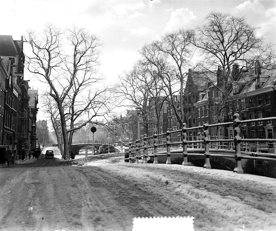 Hevige sneeuwval Amsterdam (grachten met sneeuw), Bestanddeelnr 906-9448