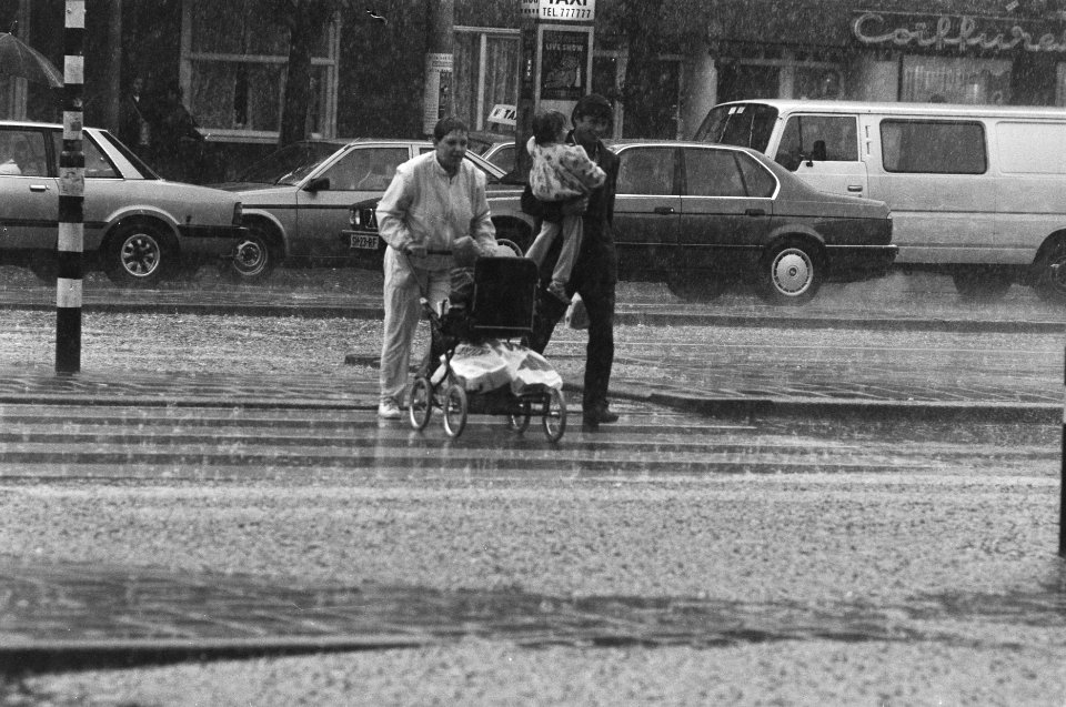 Hevige regenval in Amsterdam, Bestanddeelnr 934-0368