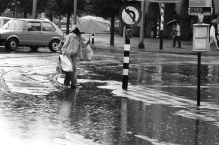 Hevige regenval in Amsterdam, Bestanddeelnr 931-6036 photo