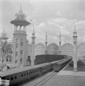 Het stationsgebouw in Kuala Lumpur, Bestanddeelnr 255-6654