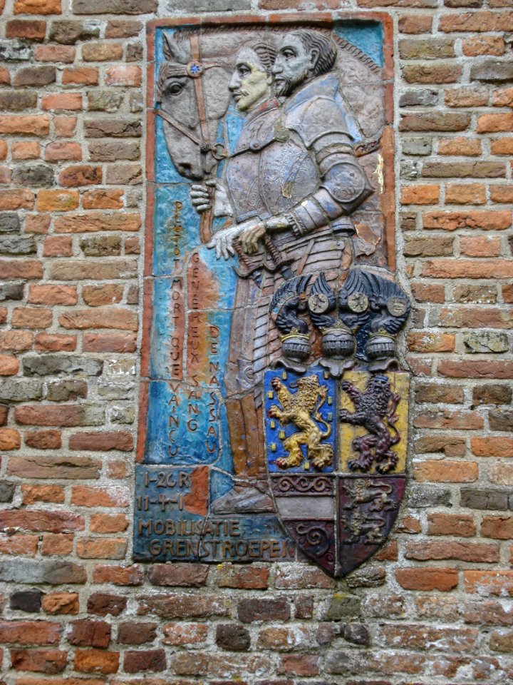 Heumen (Gld, NL), relief monument on the protestant church