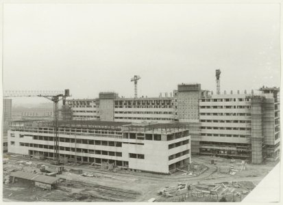 Het St. Elisabeths Gasthuis, Boerhaavelaan 22, in een gevorderd stadium van de bouw