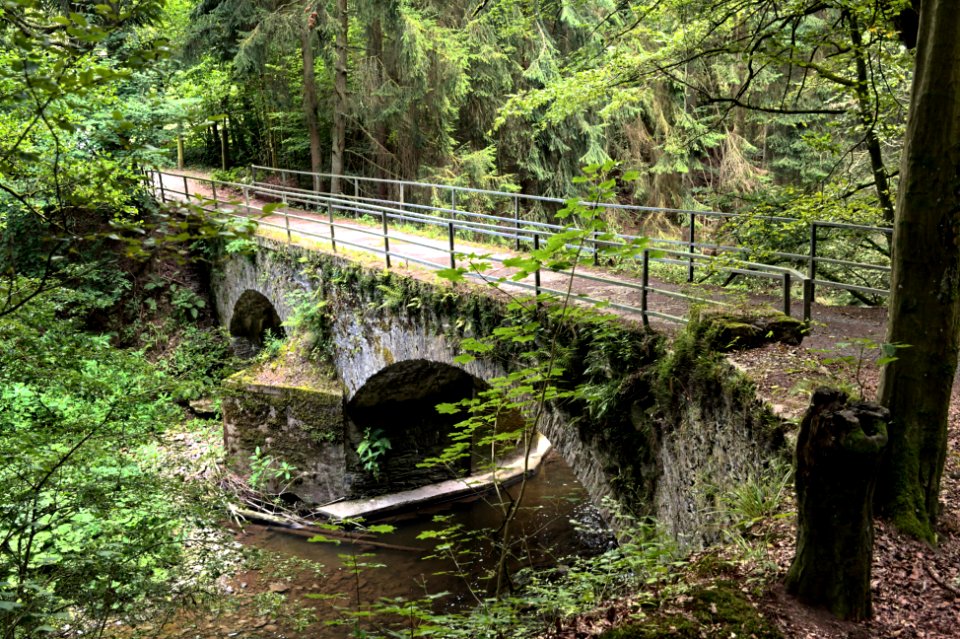 Heuzert stone bridge