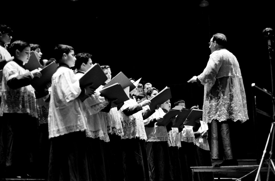 Het Sixtijnse koor uit Rome tijdens het Concert in Concertgebouw te Amsterdam, Bestanddeelnr 915-0619