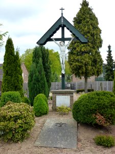 Heumen, kerkhofkruis
