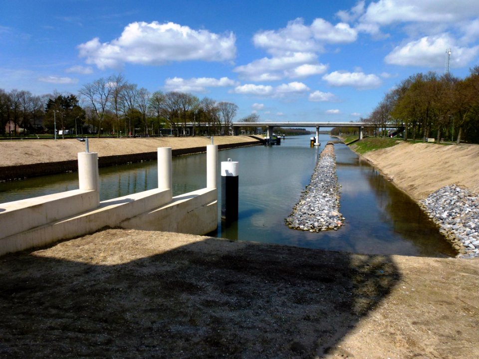 Heumen, nieuwe sluis 02 sluiskanaal ten noorden