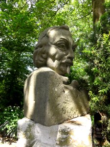 Heumen (Gld) Atelier-Museum Jac. Maris, een hoofd als poortbekroning