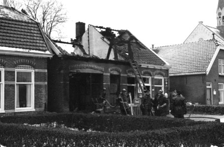 Hevige brand in Nieuw Vennep, het uitgebrande huis, Bestanddeelnr 914-6948