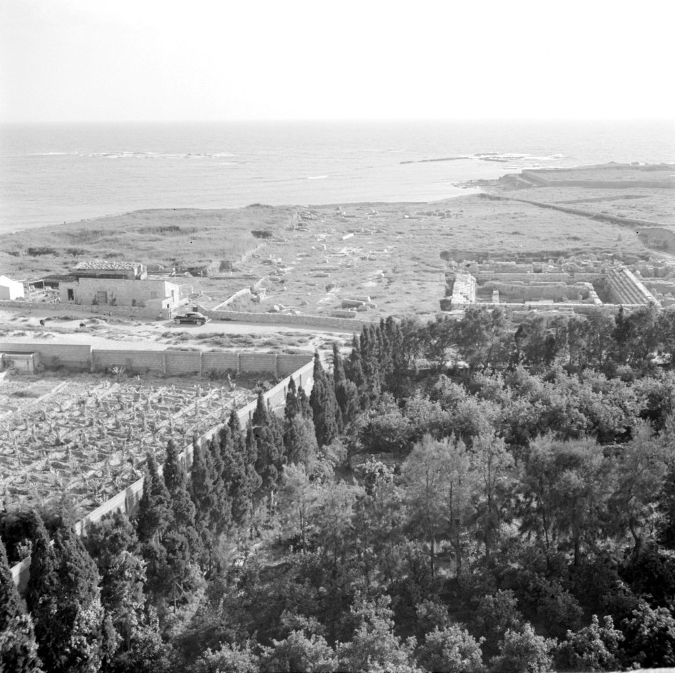 Het strand, de Middellandse Zee en een Phoenisisch necropolis nabij Tyrus, Bestanddeelnr 255-6312