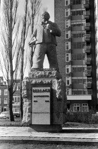Het standbeeld van architect H.P. Berlage, vervaardigd door beeldhouwer Hildo Krop, Bestanddeelnr 920-1306
