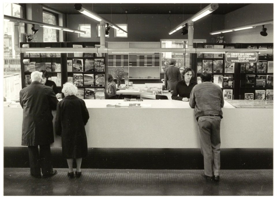 Het verbouwde V.V.V.-kantoor. NL-HlmNHA 54011525