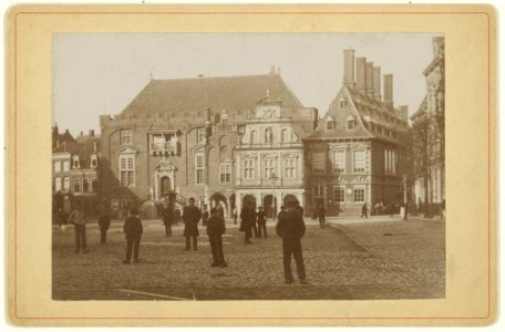 Het stadhuis aan de Grote Markt, ziende naar het westen, ±1890, Inventarisnummer NL-HlmNHA 07131