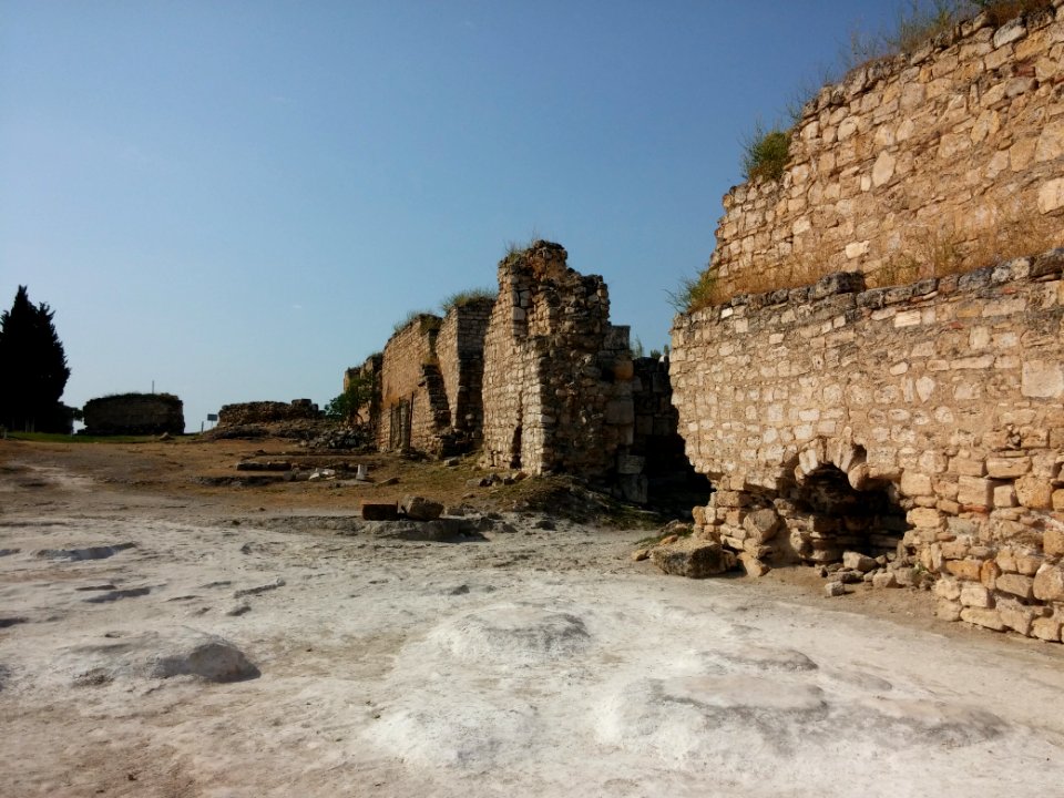 Hierapolis sur duvarları (2)