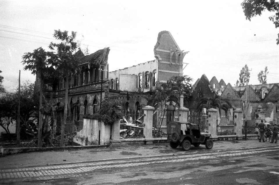 Het verwoeste Ursulinenklooster te Magelang, Bestanddeelnr 2739