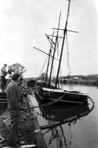 Het uitgebrande schip, Bestanddeelnr 930-4891