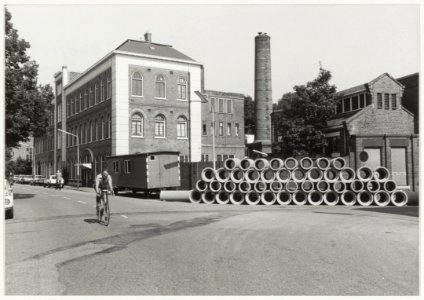 Het voormalig PEN-complex aan de Korte Kleverlaan bij de Verbindingsweg. NL-HlmNHA 54015455