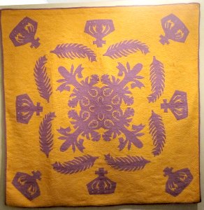 Hawaiian quilt, Na Kalaunu (Crowns)