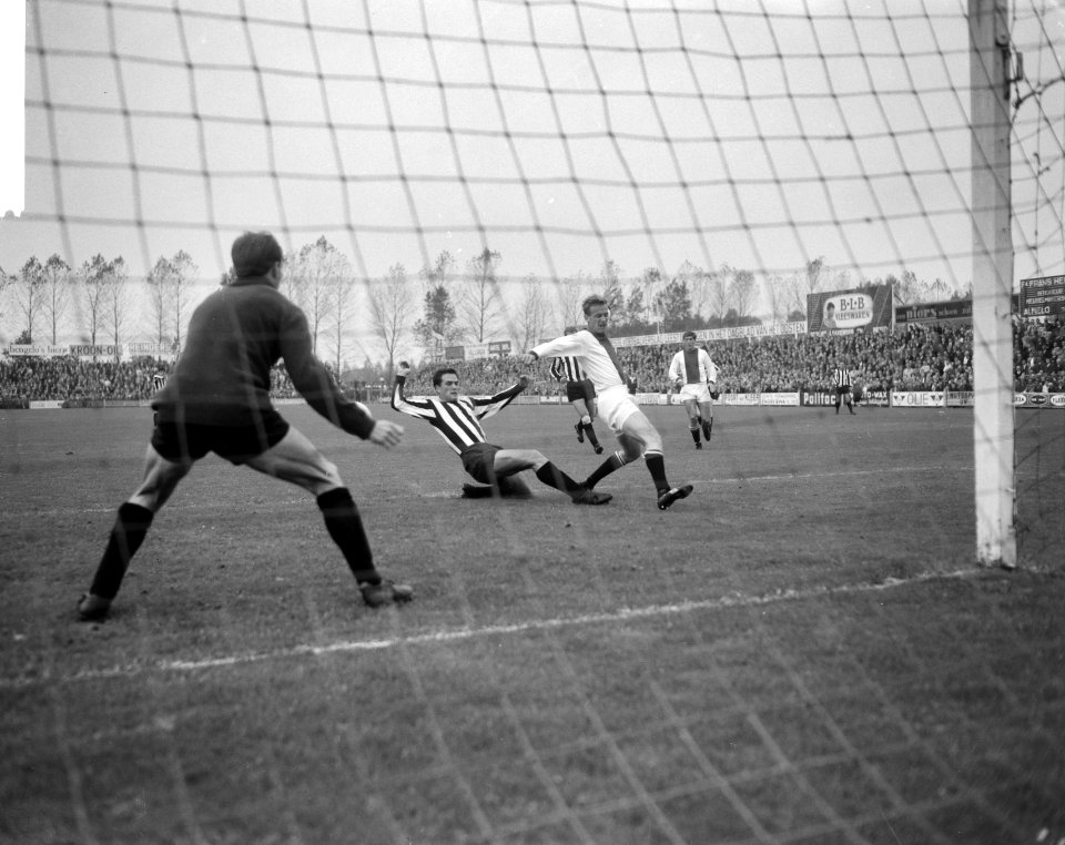 Heracles tegen Ajax 1-1, Bestanddeelnr 918-2626
