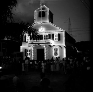 Het verlichte gouvernementsgebouw in Philipsburg op Sint Maarten, Bestanddeelnr 252-4047