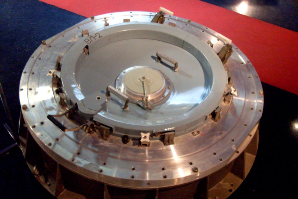 Hatch for Mir station (MMA 2011) (1)