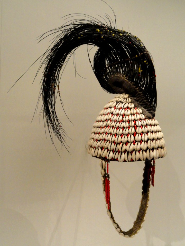 Hat (Mukuba), early-mid 1900s, Central Africa, Democratic Republic of the Congo, Lega people, fibers, cowrie shells, beads, elephant tail - Cleveland Museum of Art - DSC08691