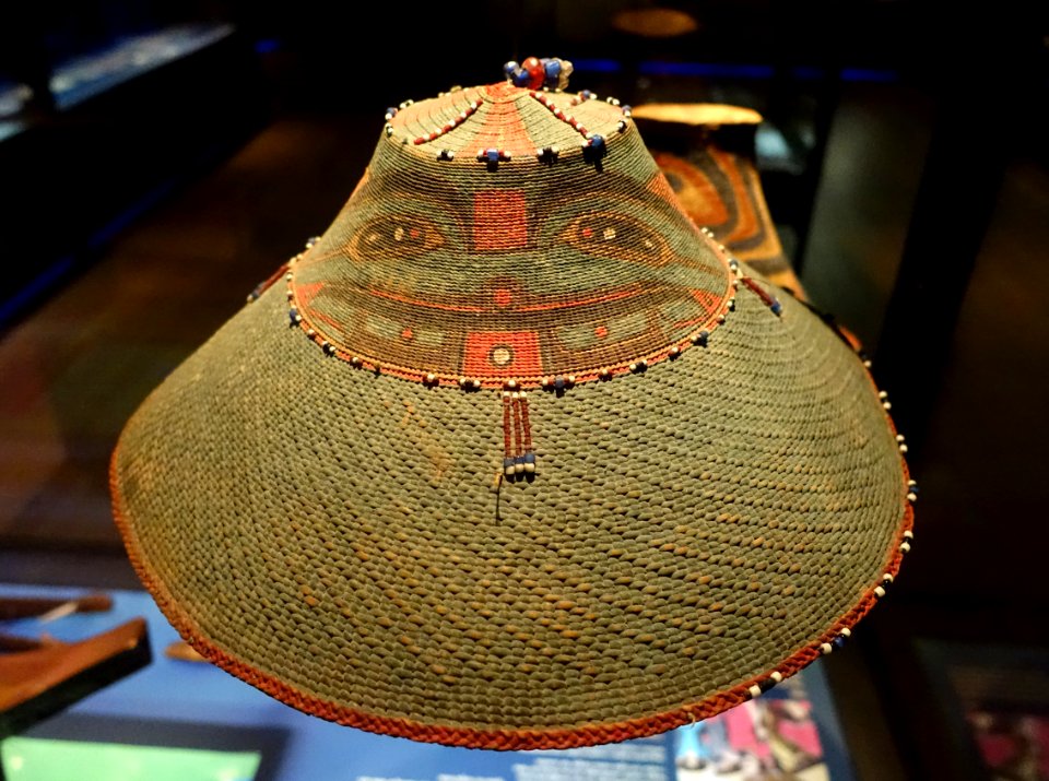 Hat, Alaska, c. probably 1750-1800 AD, No. 1968.19.0038 - Etnografiska museet - Stockholm, Sweden - DSC01091