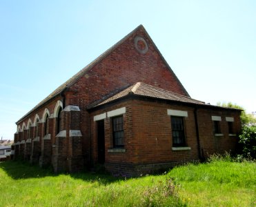 Hastleon Hall (former Congregational and United Reformed Church), Bexhill Road, Bulverhythe, Hastings (June 2015) (1)