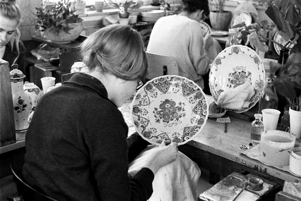 Het vervaardigen van Delfts Blauw , reportage, Bestanddeelnr 916-1726