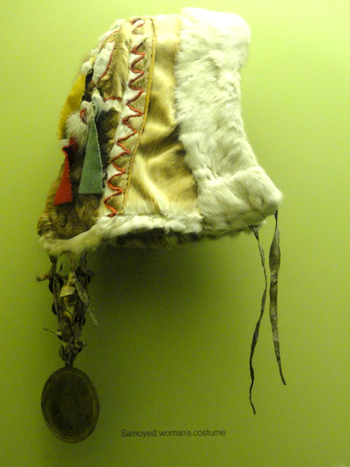 Hat, woman's, Samoyed - AMNH - DSC06205