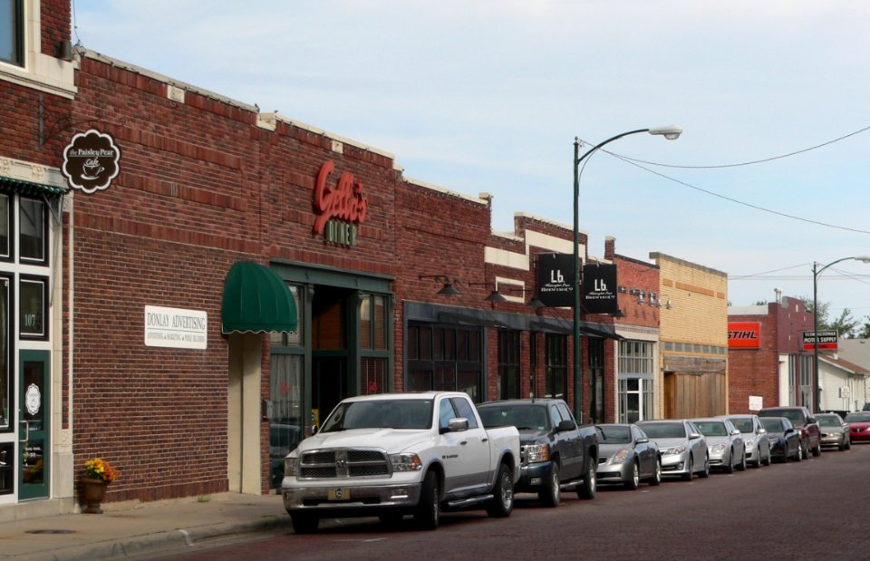Hays KS, 100s block E 11 St, N side 1