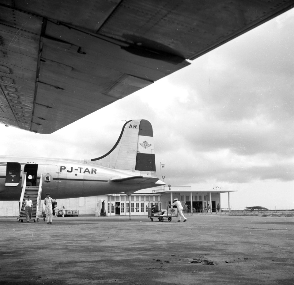Het vliegveld van Aruba, Bestanddeelnr 252-7929