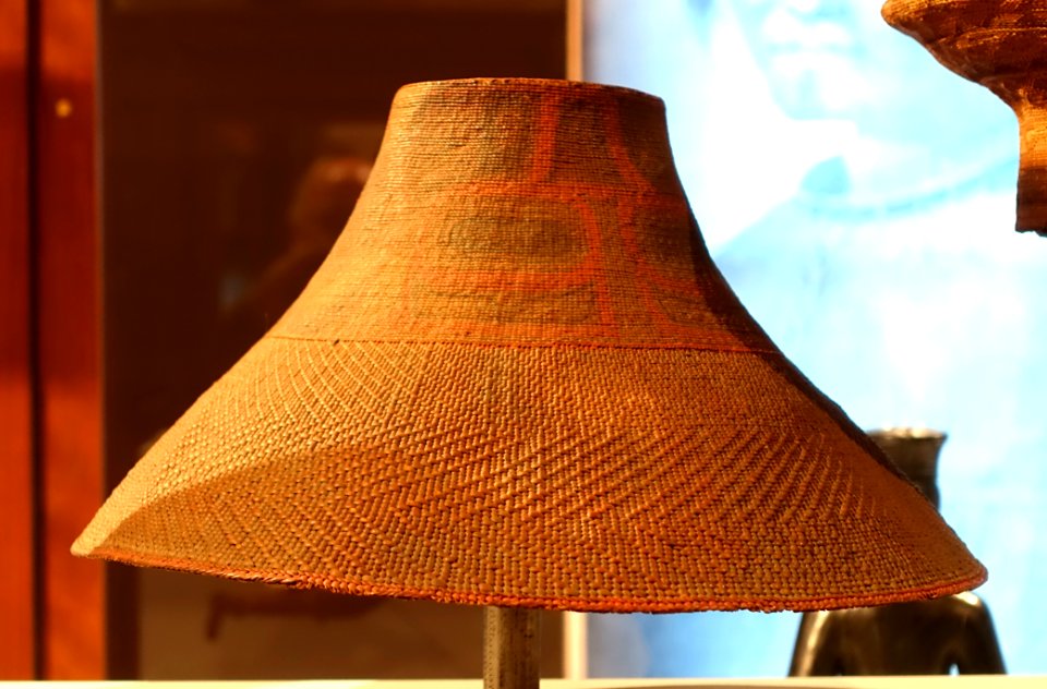 Hat, Haida or Tlingit, spruce root - Native American collection - Peabody Museum, Harvard University - DSC06140