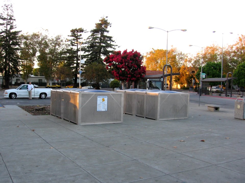 Hayward Bart station 2572 09