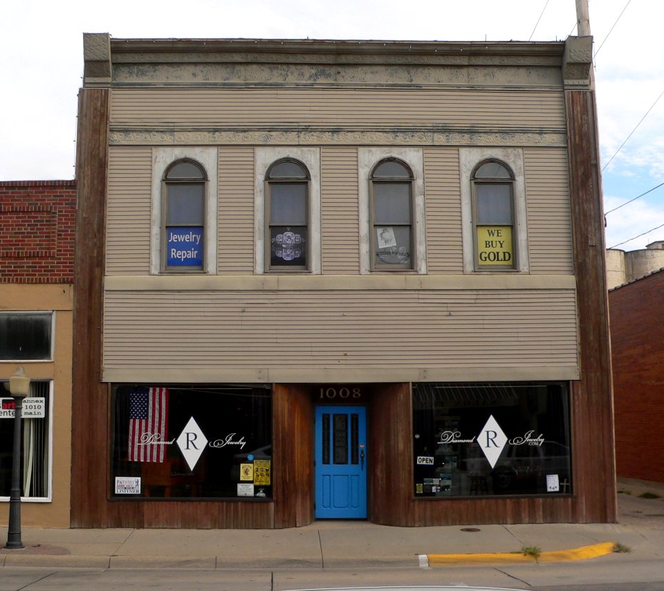 Hays KS, 1008 Main St 1
