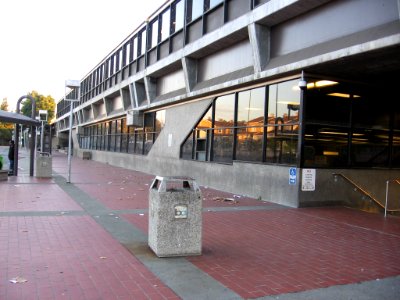 Hayward Bart station 2573 10