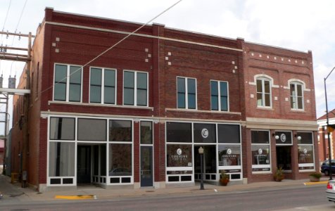 Hays KS, 1107-1109-1111 Main St 1