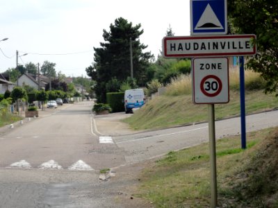 Haudainville (Meuse) city limit sign