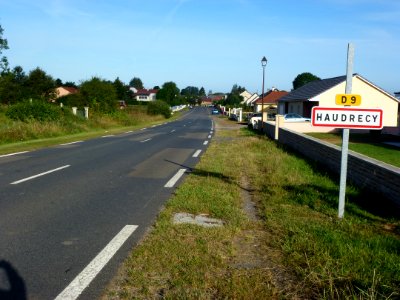 Haudrecy (Ardennes) city limit sign