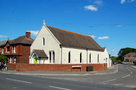Hayling Christian Centre (former Elm Grove Free Church), Elm Grove, Hayling Island (May 2019) (7)