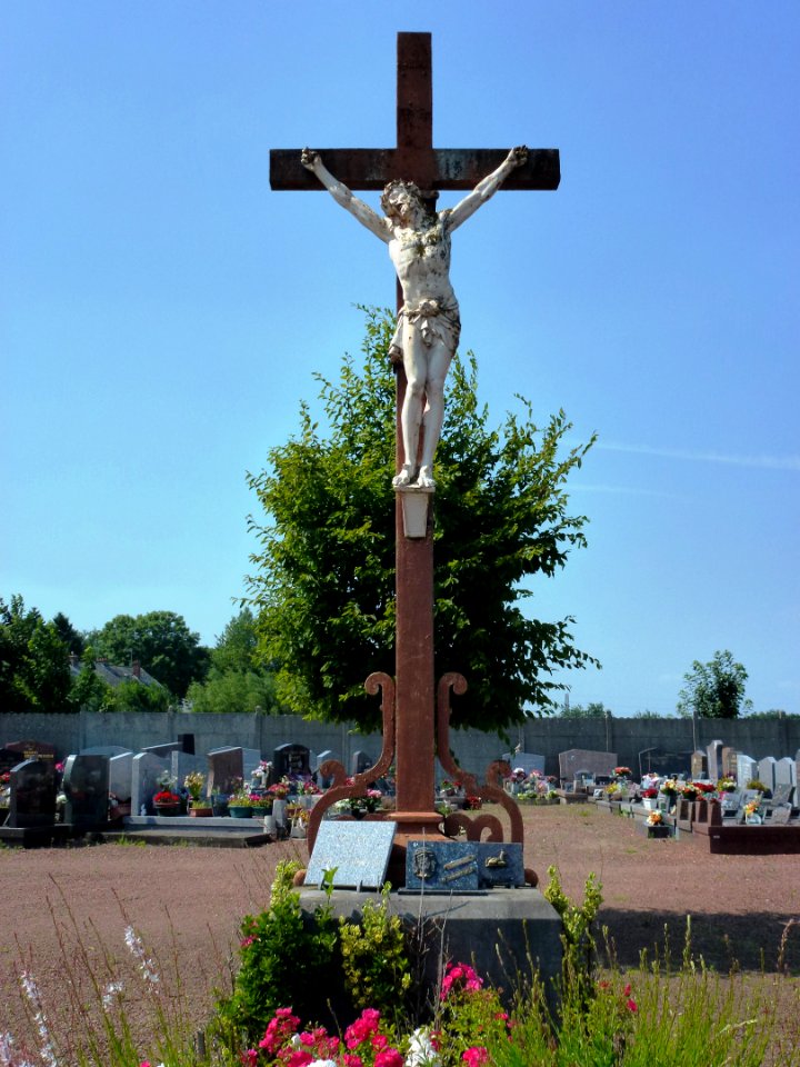 Haulchin (Nord, Fr) croix de cimetière