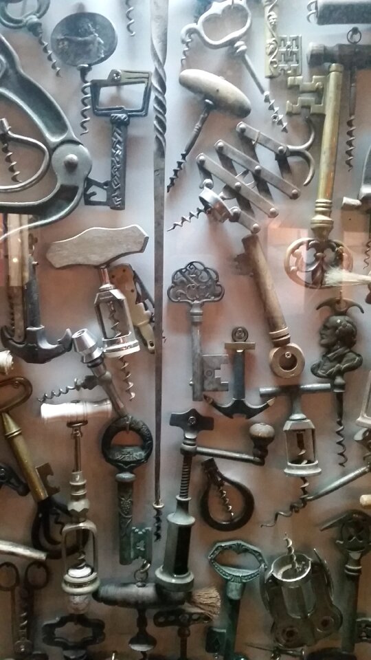 Bottle open corkscrew