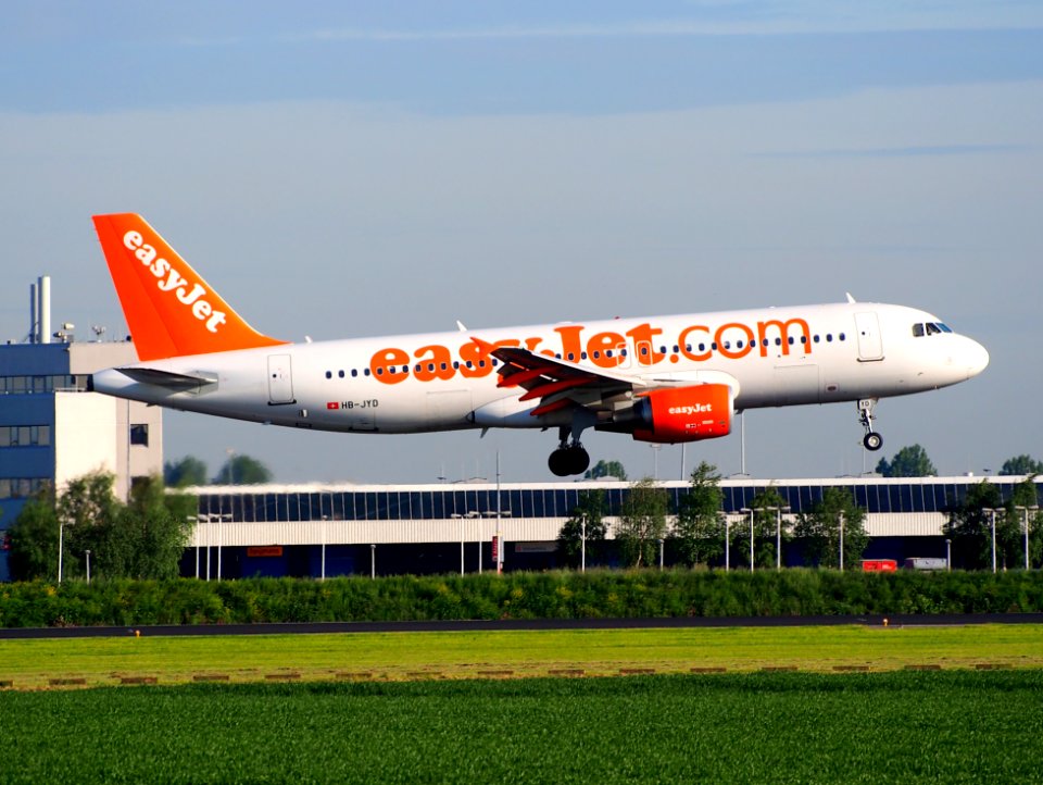 HB-JYD easyJet Switzerland Airbus A320-214 - cn 4646, landing at Schiphol (AMS - EHAM), The Netherlands, 16may2014