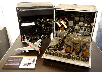Hazeltine AN-APX-6 Identify Friend or Foe (IFF) transponder, introduced 1950 - National Electronics Museum - DSC00301