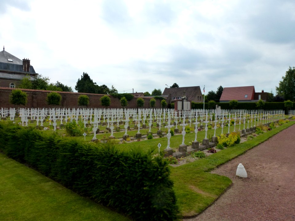 Hazebrouck (Nord, Fr) cimetière communal, tombes militaires françaises
